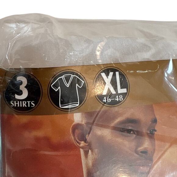 Hanes Classics T Shirts 3pk Mens Size XL White V Neck Undershirts Short Sleeve - Picture 2 of 4